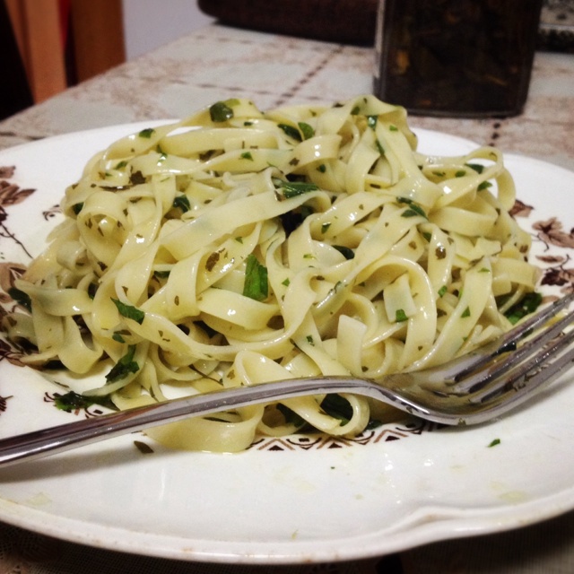 罗勒松仁青酱意面