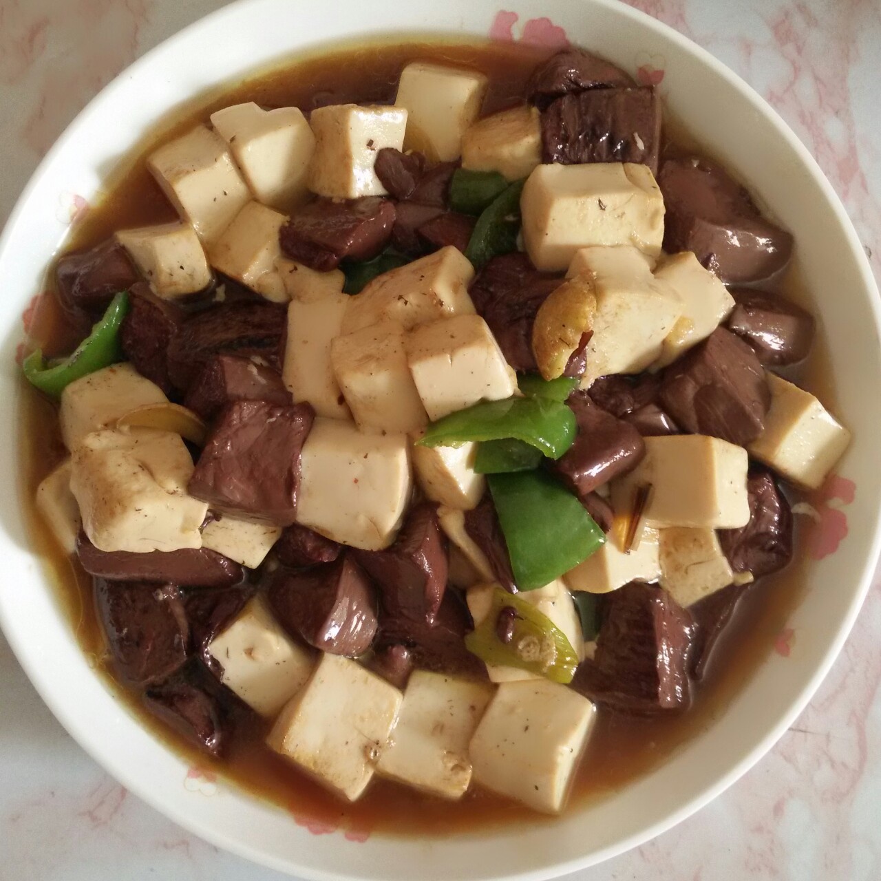 该如何淡定的导演自己丶juro做的麻辣猪血烧豆腐