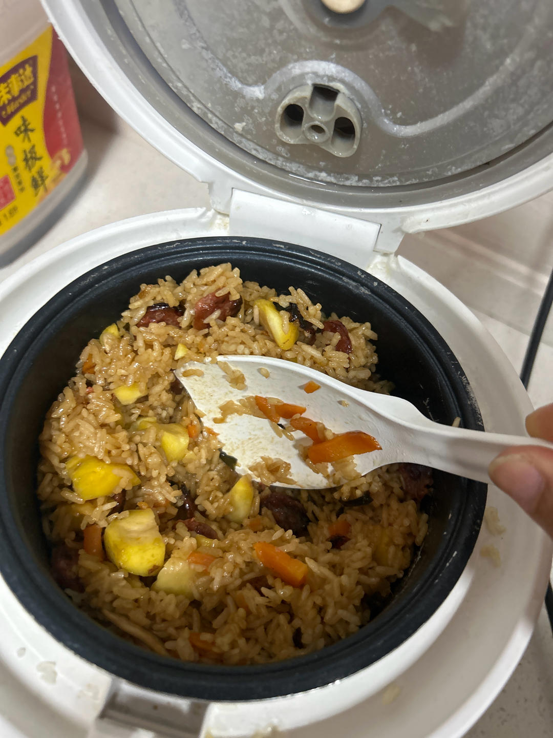 小朋友晚餐100天不重样！今日食谱：板栗腊肠焖饭