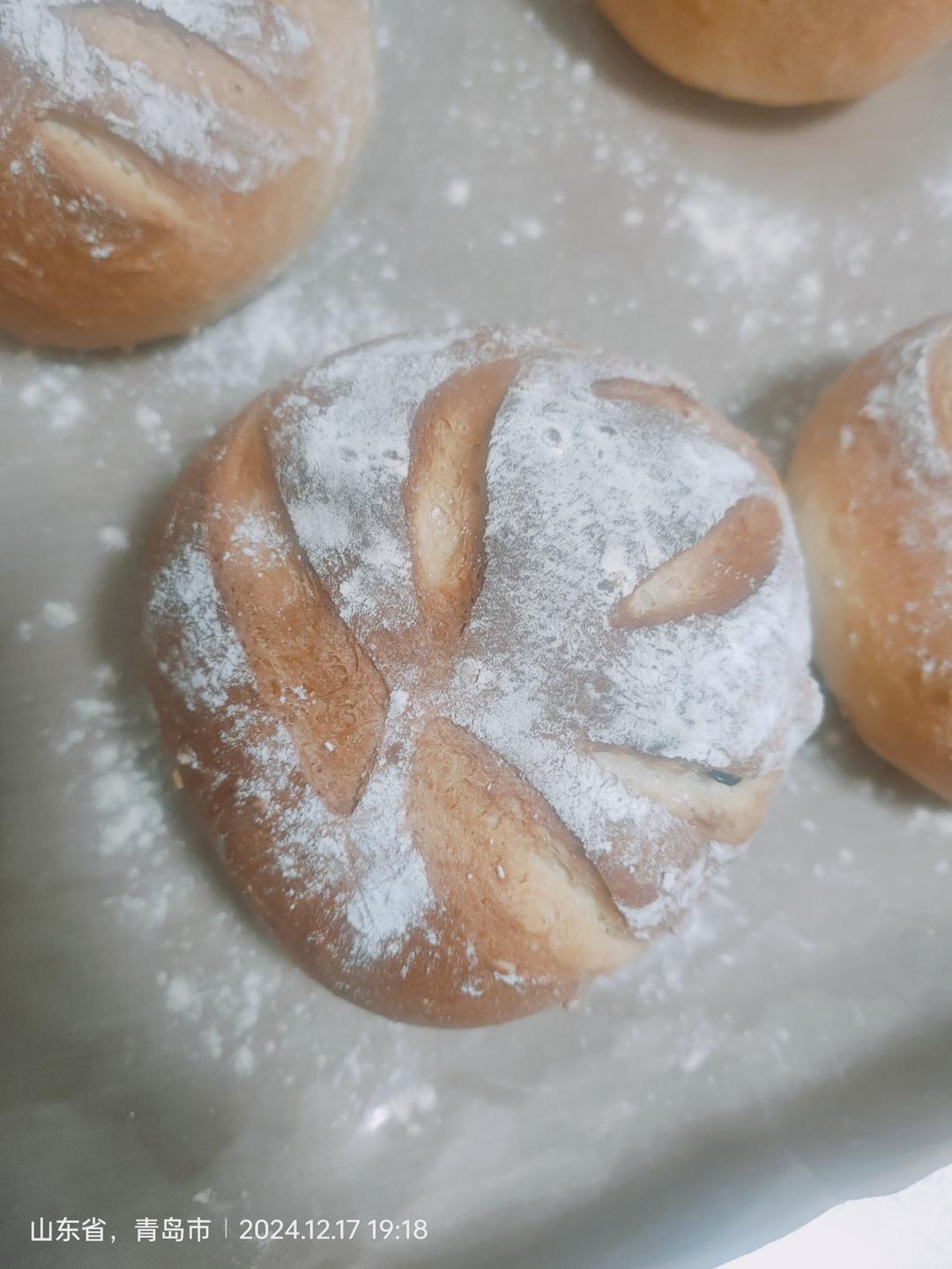 奶酪馅儿蔓越莓面包