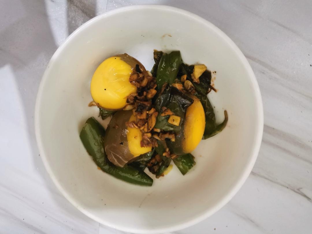 湘菜-擂辣椒皮蛋