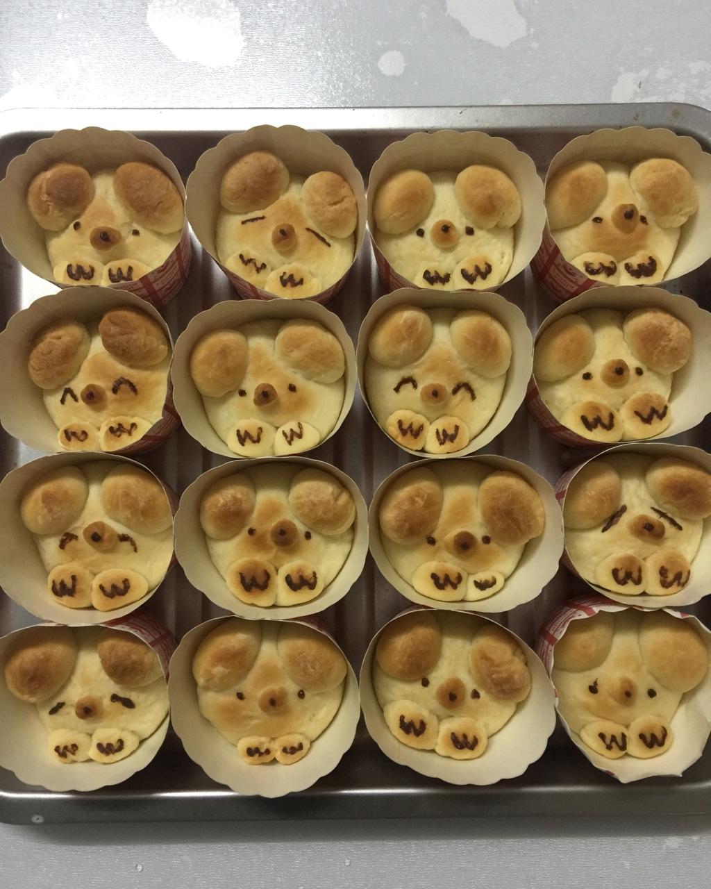 熊宝宝纸杯面包