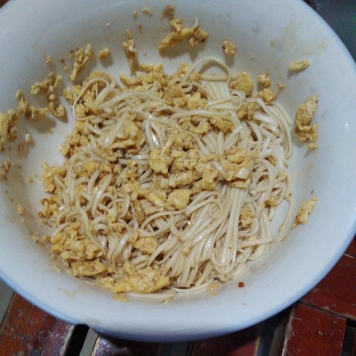 鸡蛋酱面