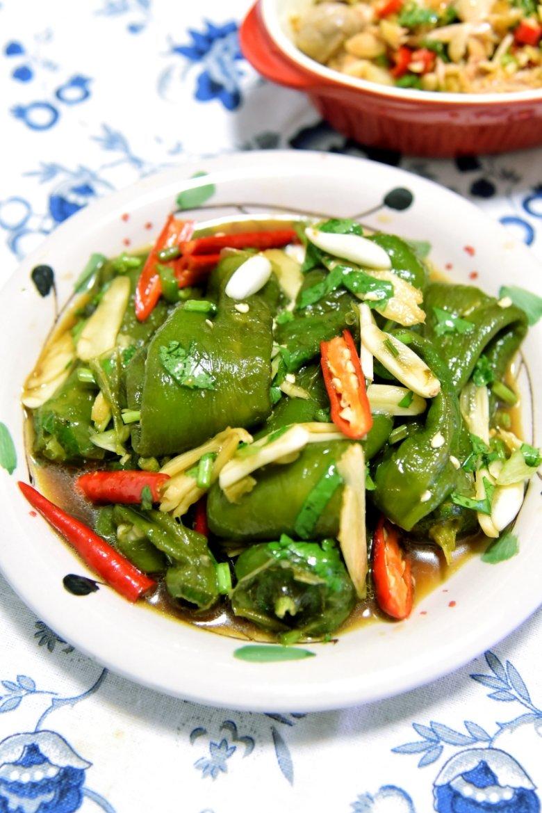 蛋挞妈eaki做的厨师长教你:"酱青椒"的创新做法,酸辣可口赶紧收藏