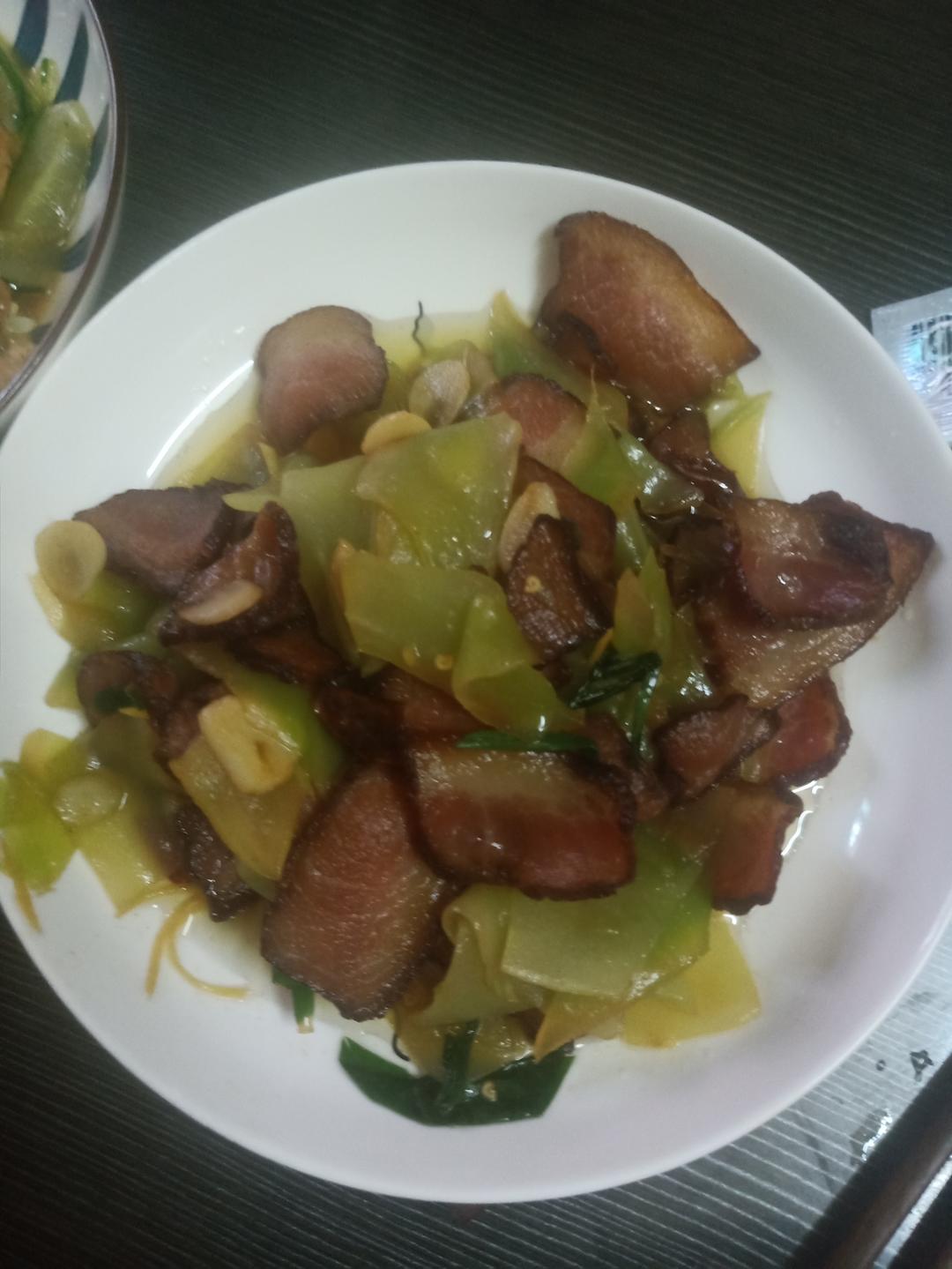 莴笋炒腊肉