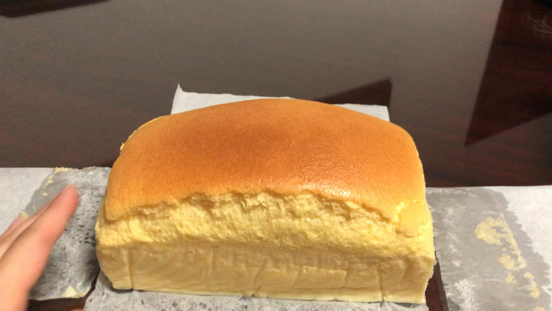 堪比柯基屁股
爆浆芝士🧀古早蛋糕