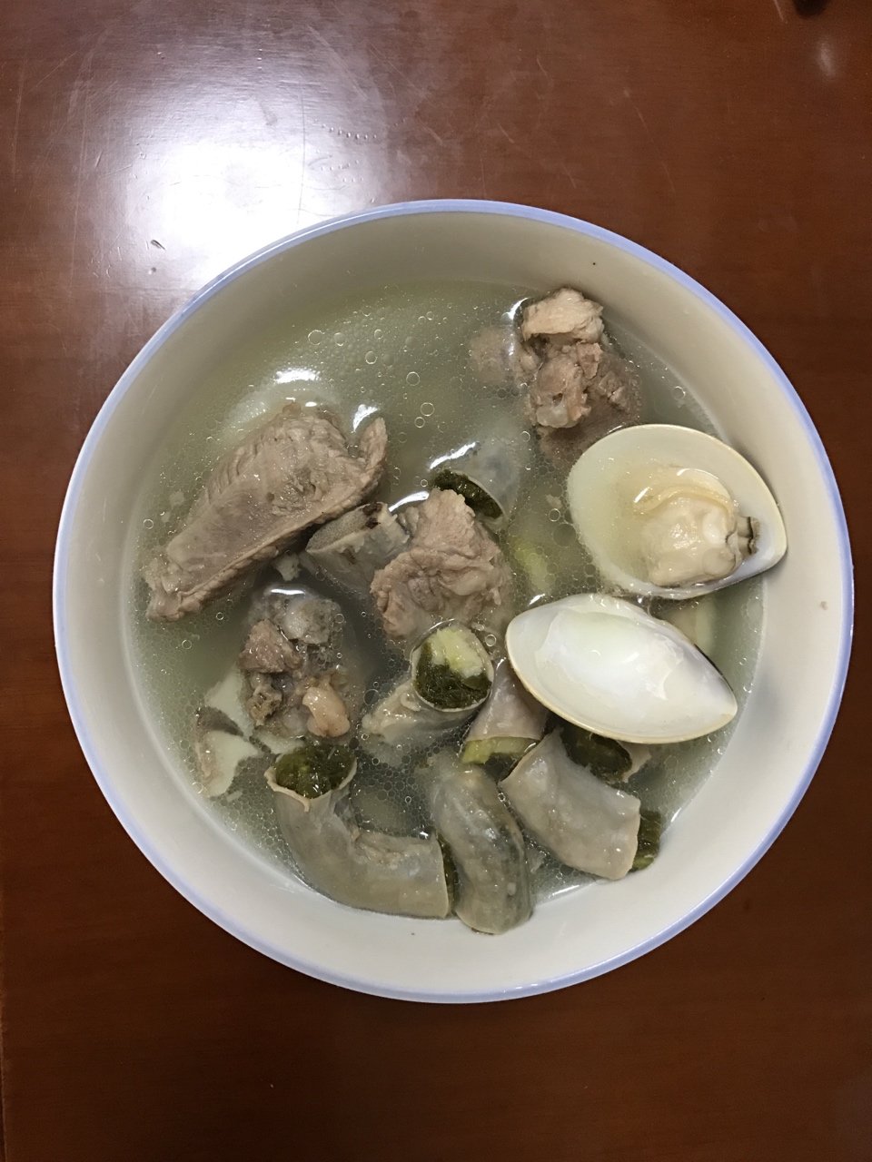 小肠灌葱炖排骨文蛤汤