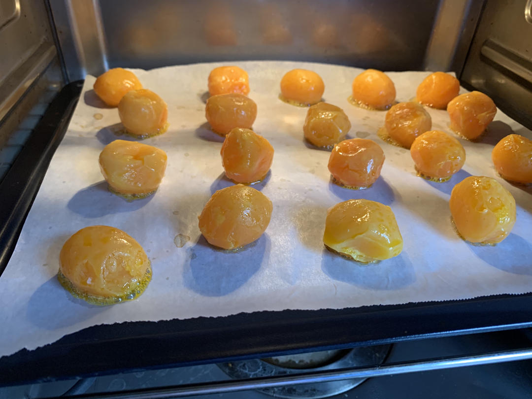 生的咸鸭蛋黄处理方法