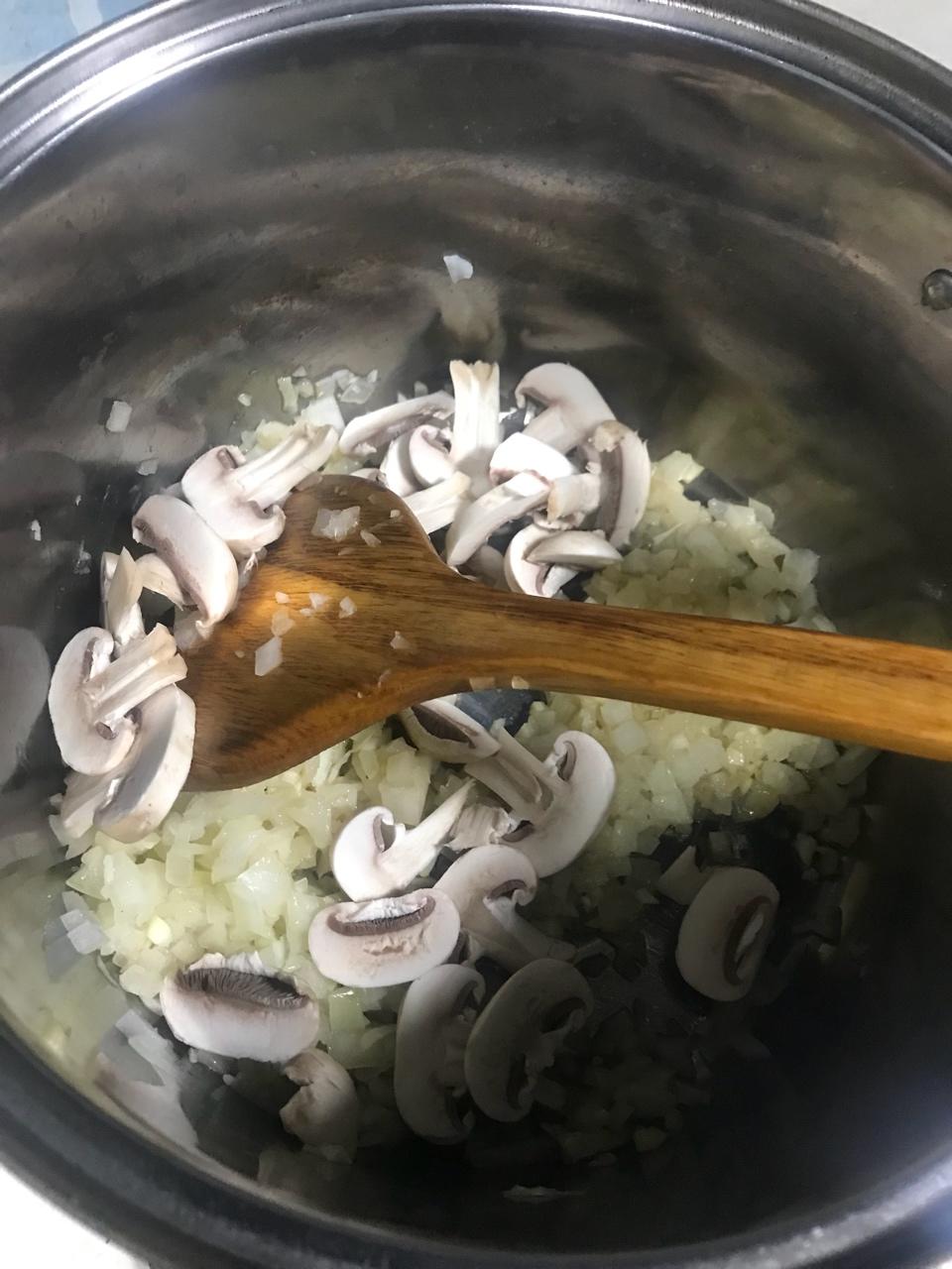 奶油蘑菇浓汤 Cream of Mushroom Soup