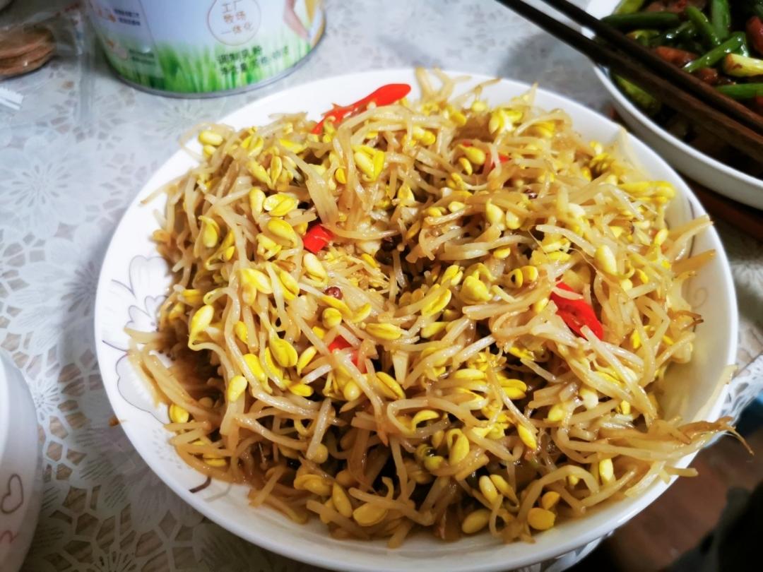 厨师长教你：“炝炒绿豆芽”的家常做法，味道非常赞