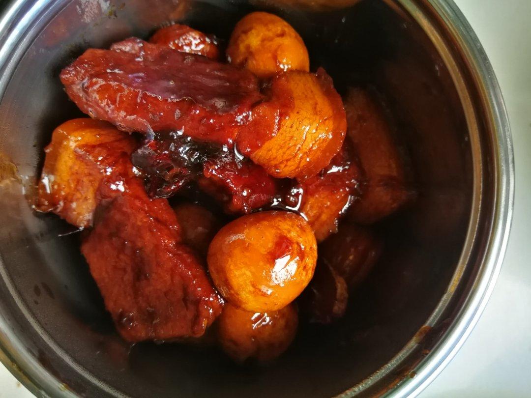 虎皮鹌鹑蛋红烧肉
