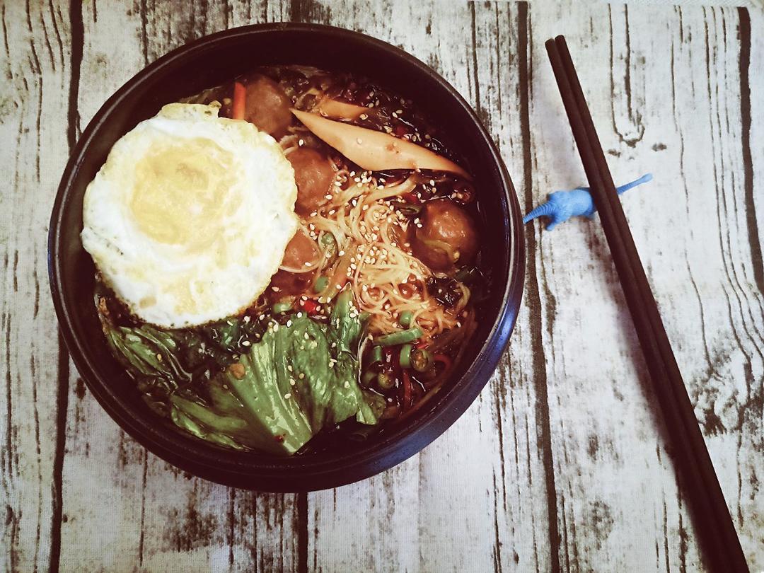 适合上班族超简单解馋开胃的酸辣米线！一不小心就爱上！