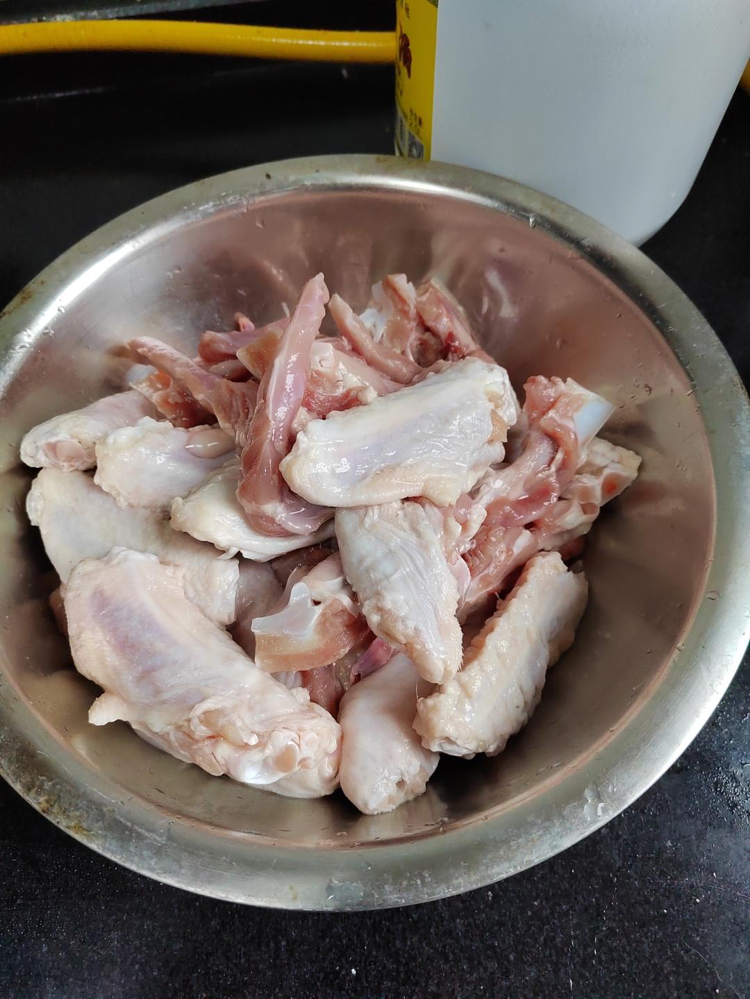自制周黑鸭卤鸭翅鸭锁骨甜辣