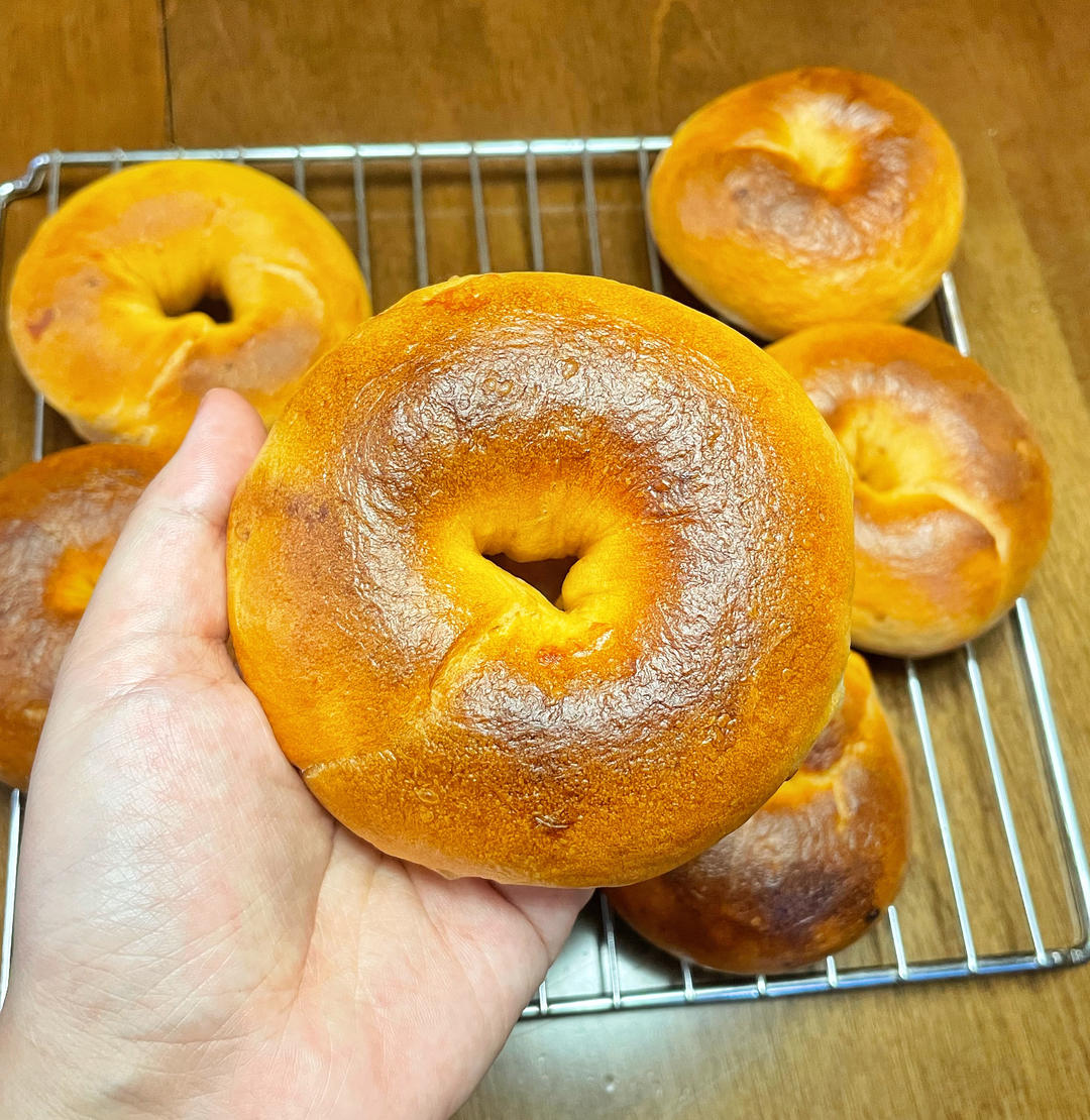 『番茄肉松贝果』