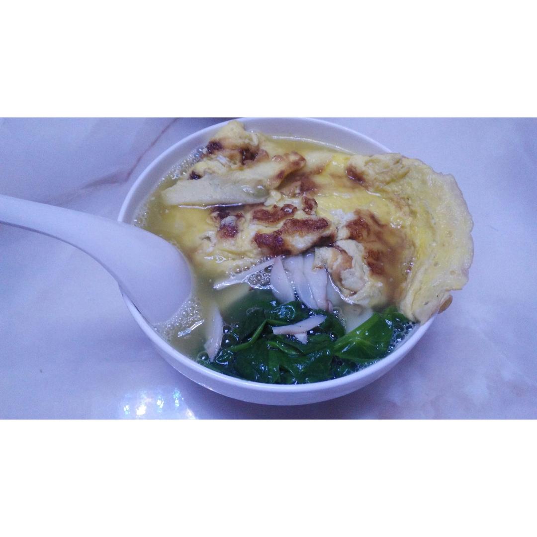 豌豆尖煎蛋汤