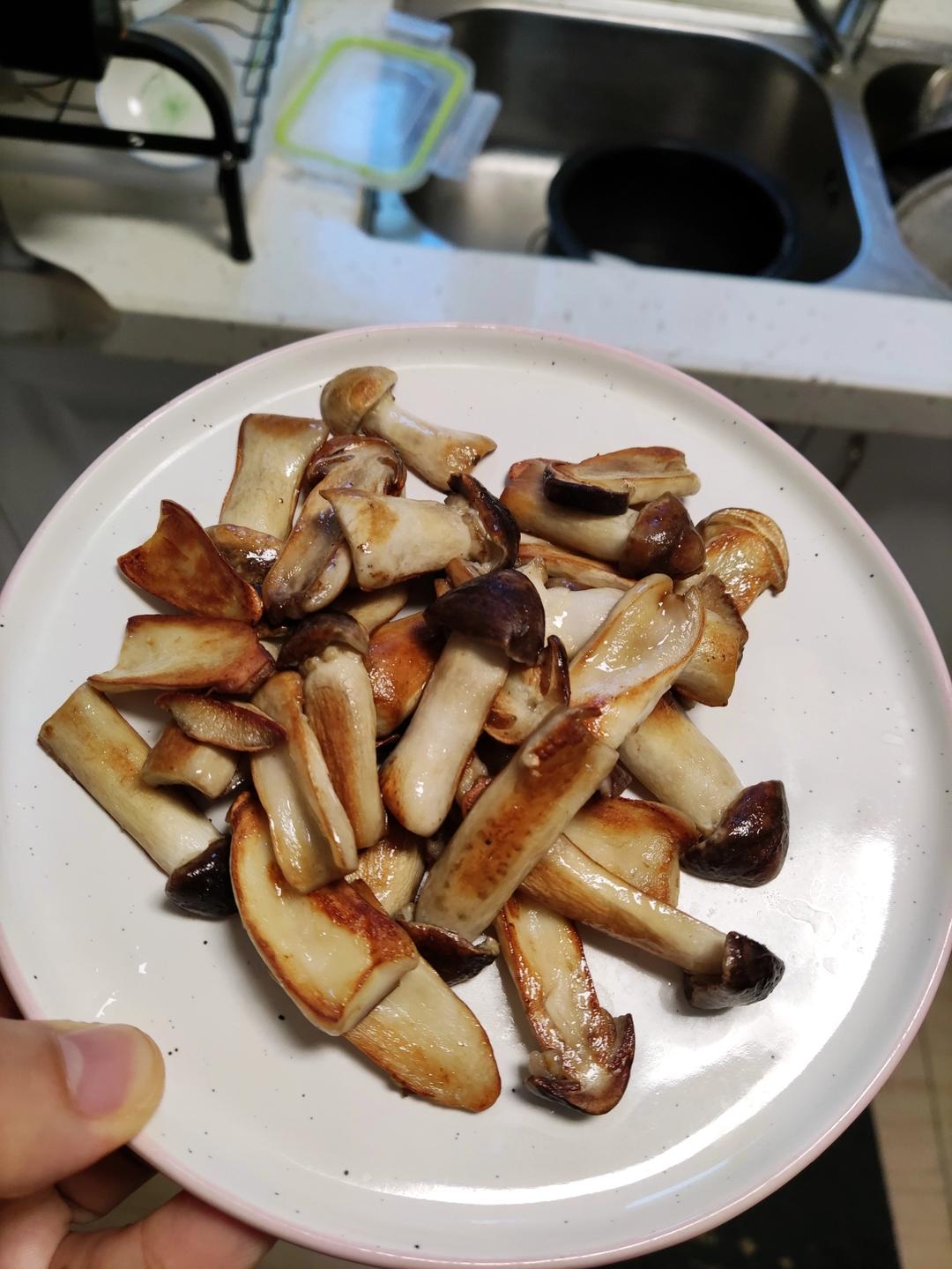 最简单好吃的—煎姬松茸