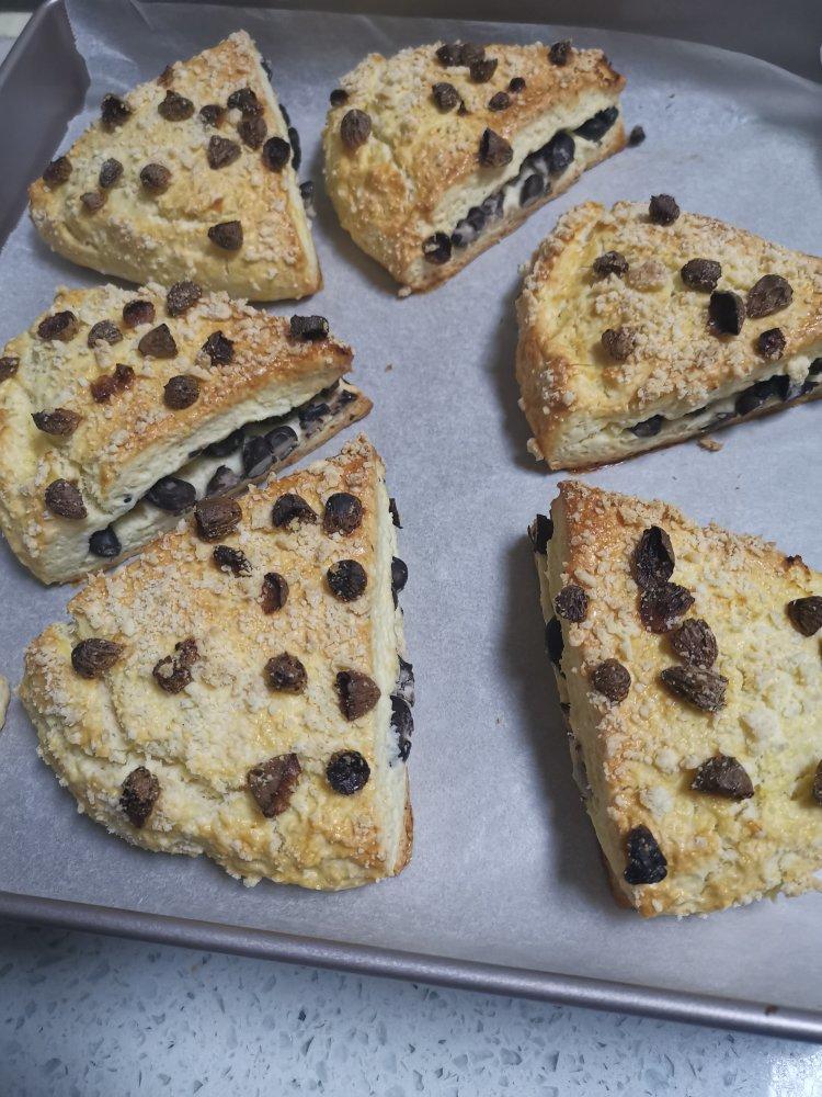 满屋飘香，口口都是满足——酥松香甜的蔓越莓蜜豆司康