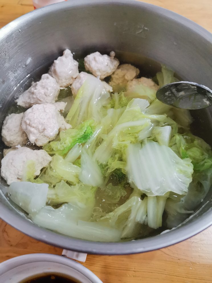 超低卡美味减肥餐-香菇白菜鸡肉丸子汤