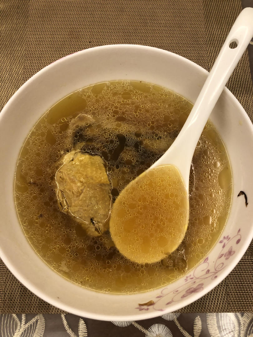 黄芪党参红枣枸杞煲鸡汤