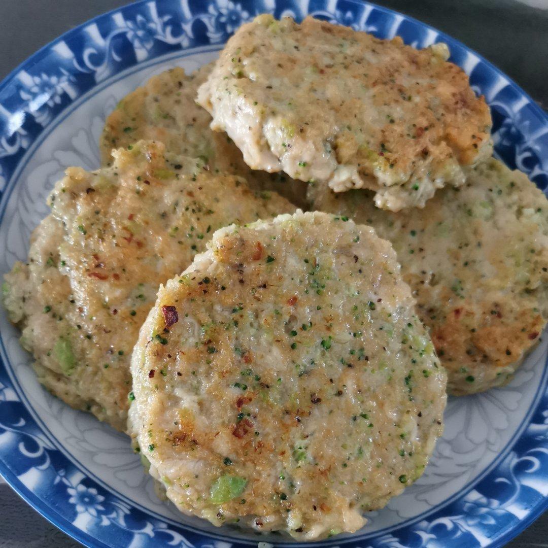 西兰花鸡胸肉饼