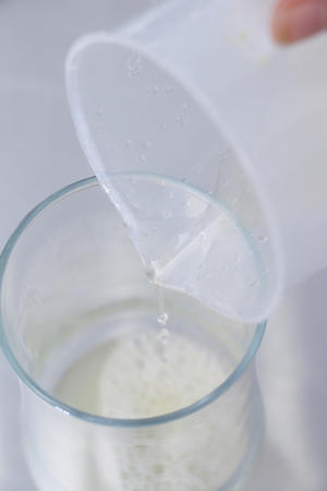 夏日小清新——菠萝酸橙汽水的做法 步骤3