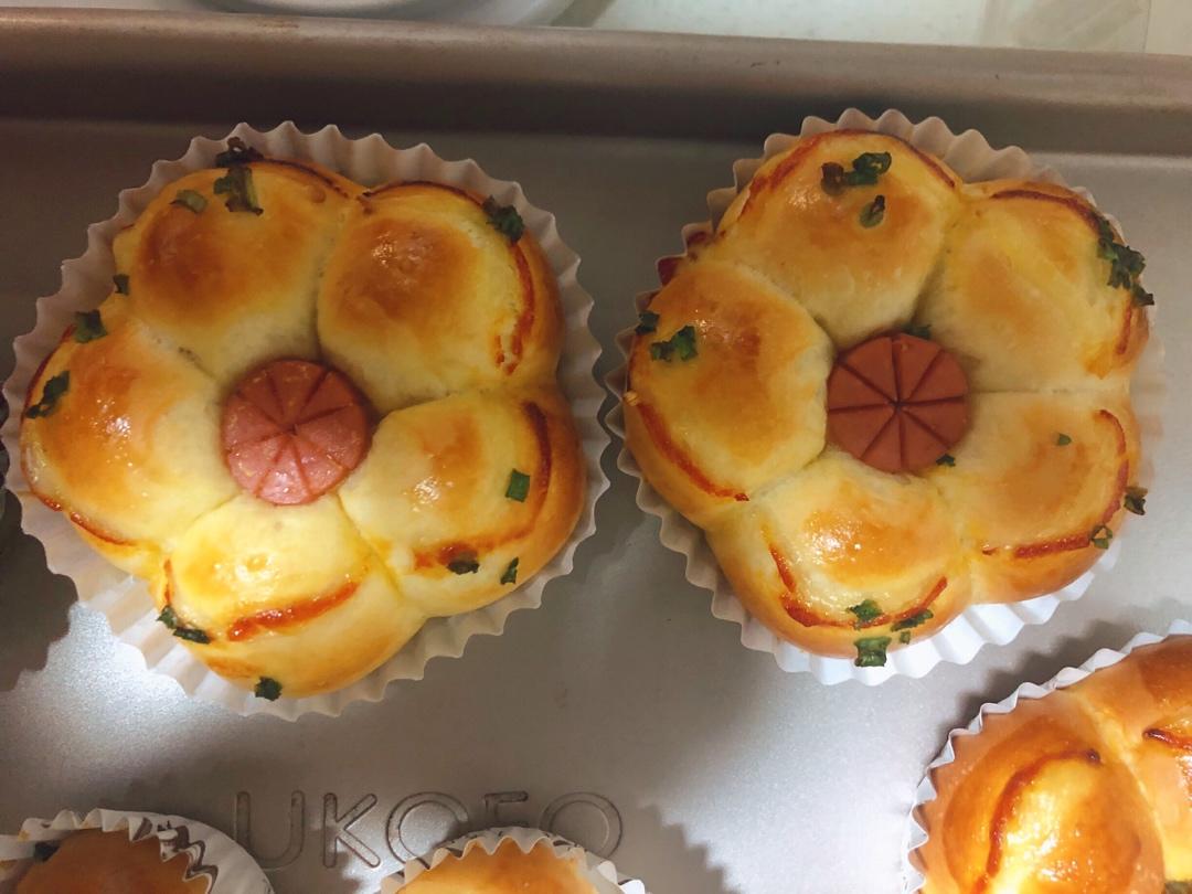 花朵肠仔小餐包