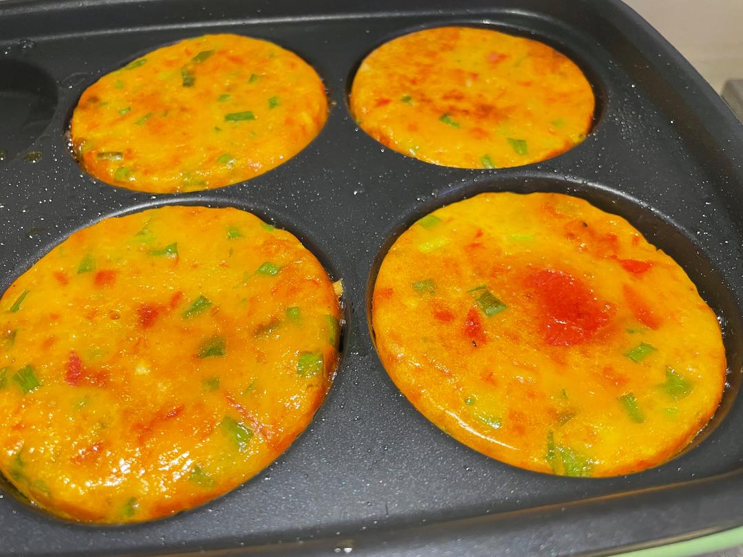 早餐:小美酸甜番茄🍅鸡蛋饼的做法