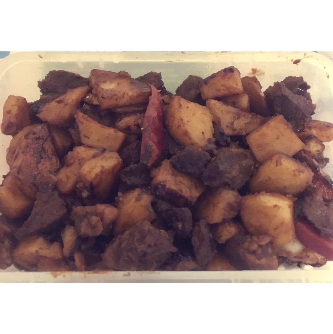 土豆炖牛肉