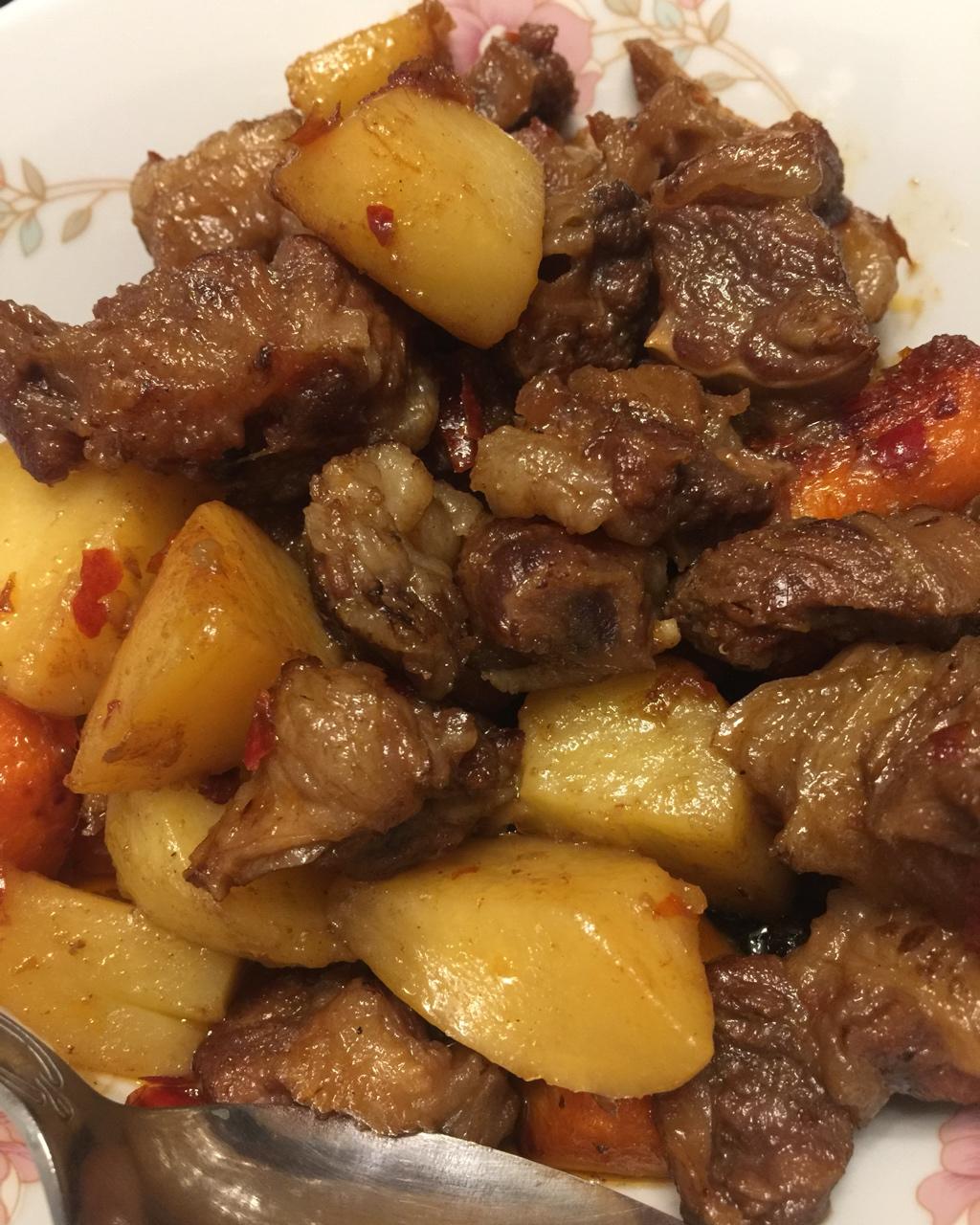 果然素酱oo做的土豆炖牛肉