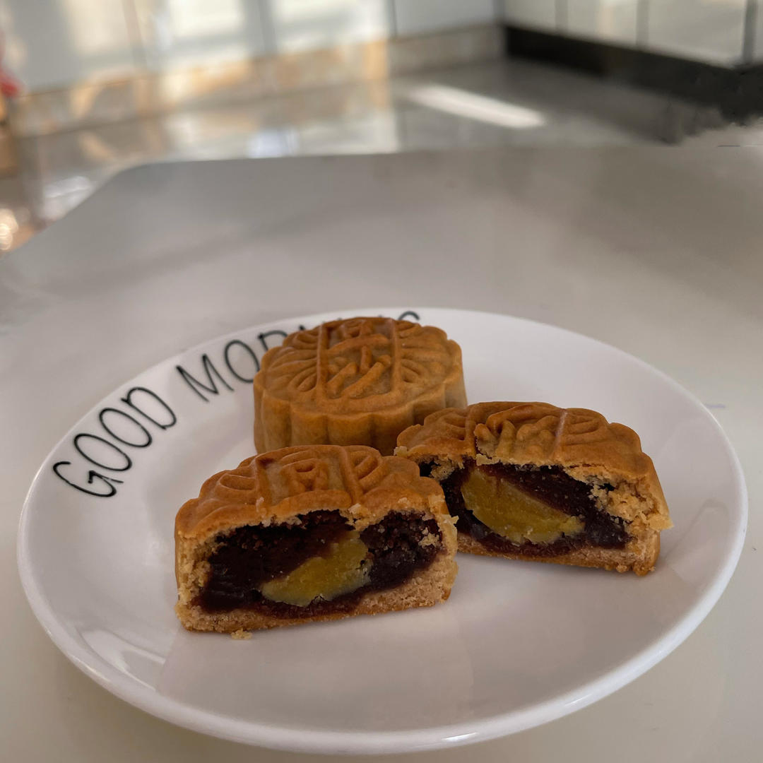 广式月饼—蛋黄莲蓉月饼