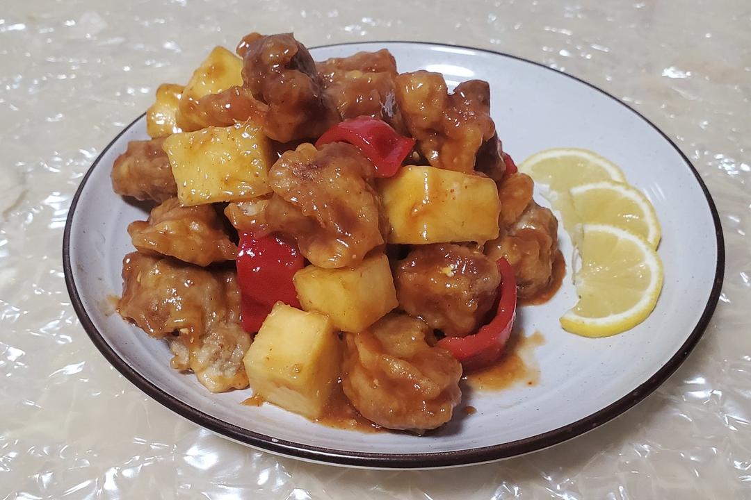 秘制菠萝咕噜肉（绝对好吃）