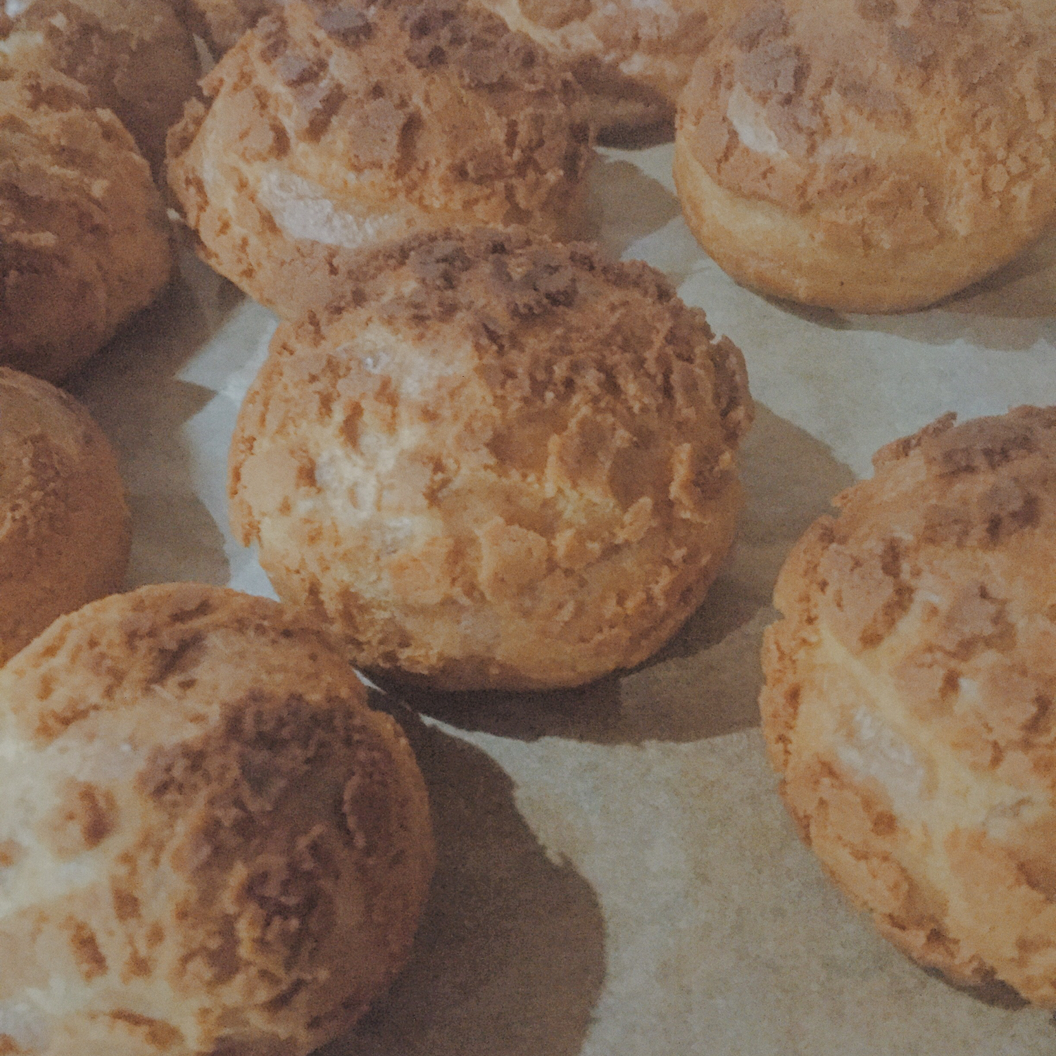 酥皮奶油泡芙--#皮黑森林#