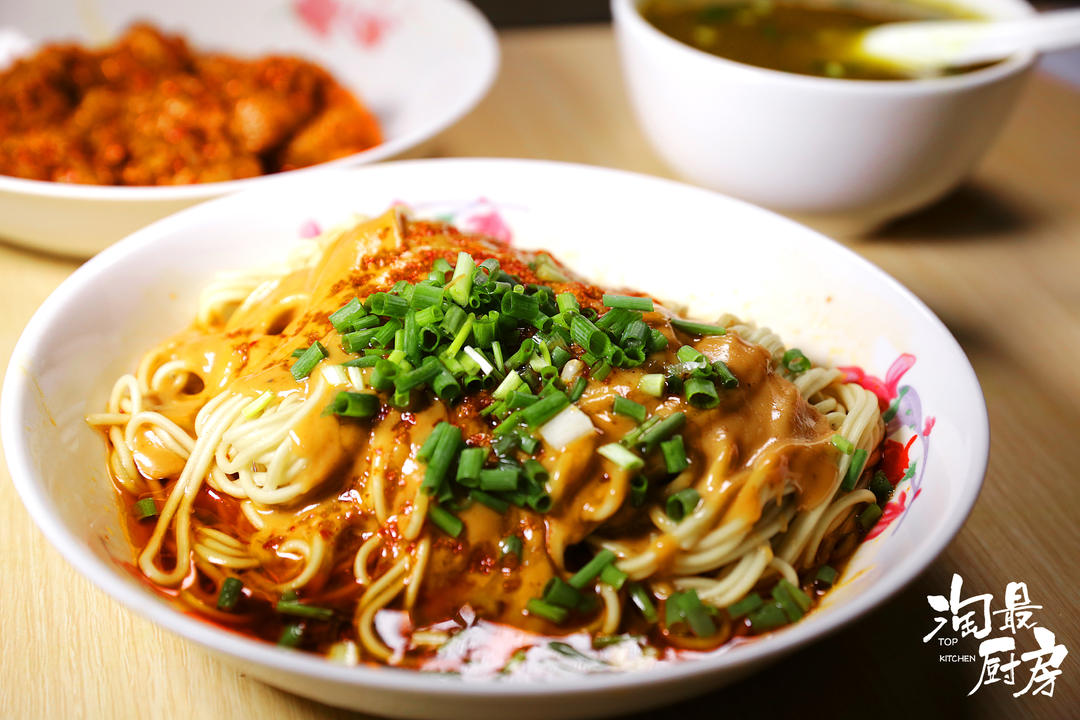 【麻酱拌面】味香斋的麻酱面，比冷面热情，比葱油拌面浓情的做法