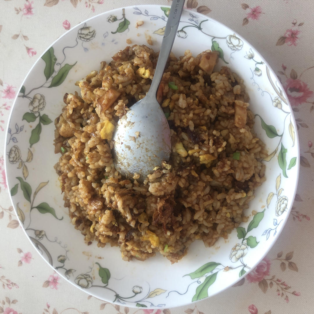 好吃到舔盘的酱油炒饭！