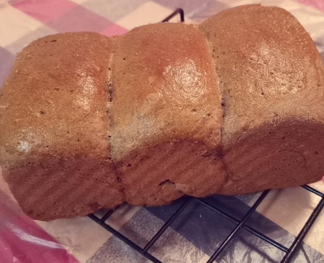 黑全麦吐司的做法