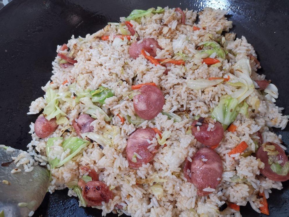 爆好吃的无敌腊肠炒饭