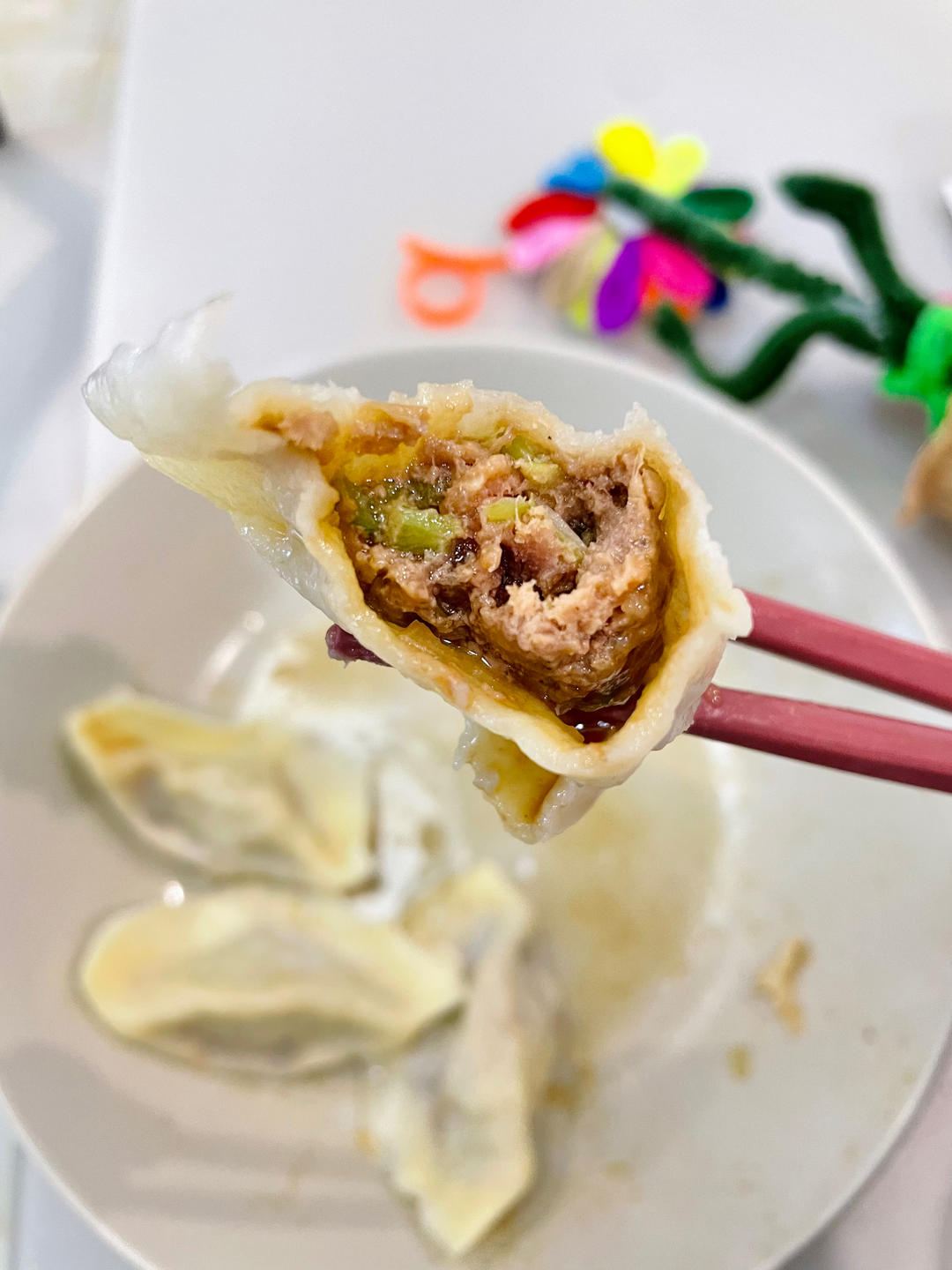 爆汁牛肉芹菜饺子🥟（附牛肉馅不干柴方法）