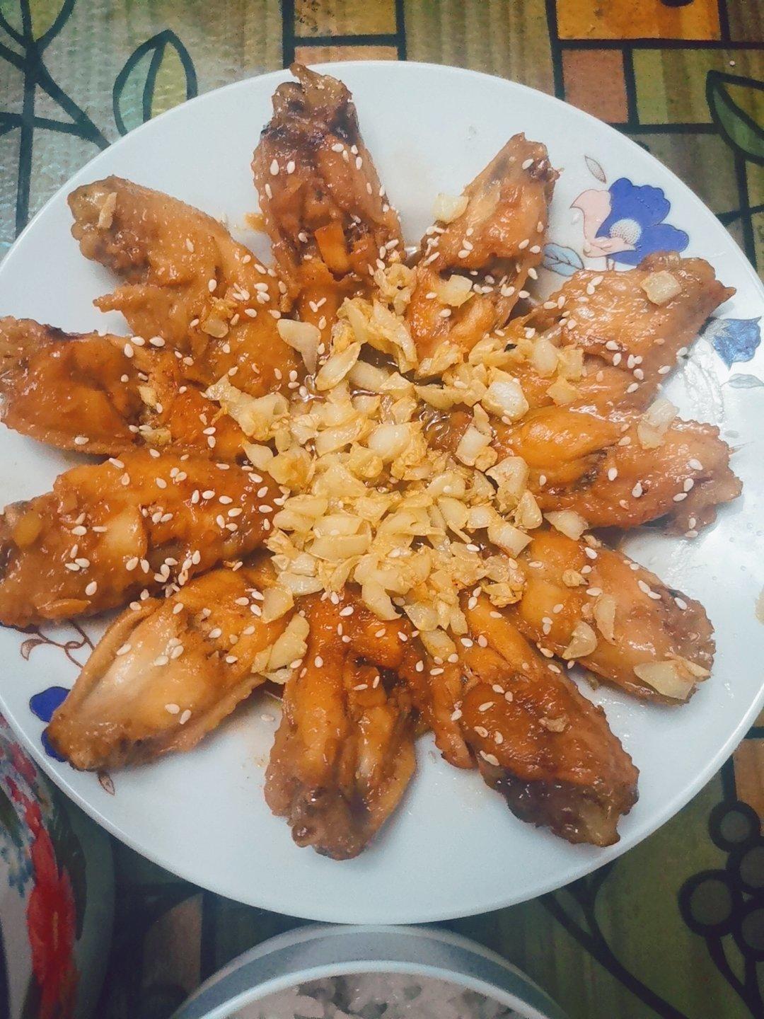 不要再可乐鸡翅了，求求你试试蒜香鸡翅吧，香味捅破天花板！