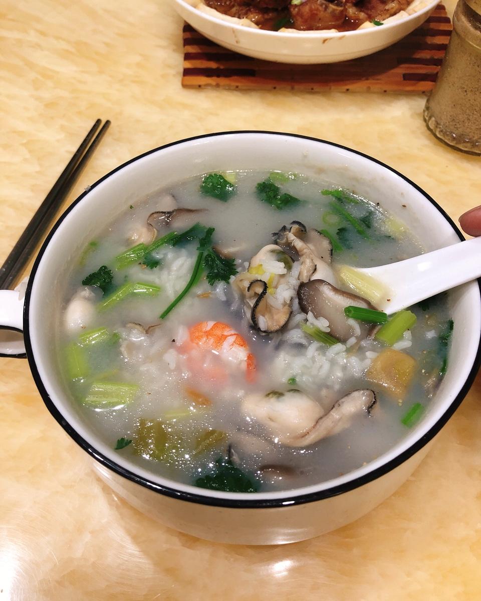 生蚝大虾粥（超级美味的潮汕海鲜砂锅粥）
