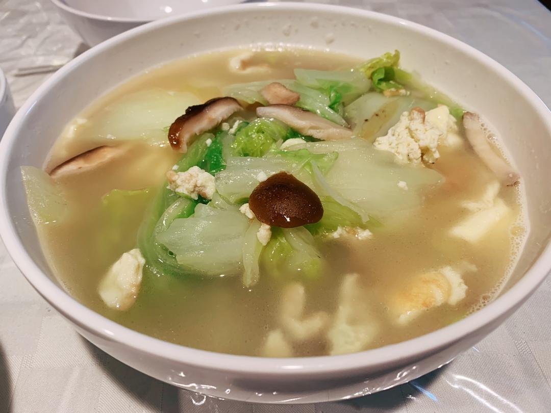 郁-6做的厨师长教你:"香菇白菜汤"的家常做法,简单易学营养美味