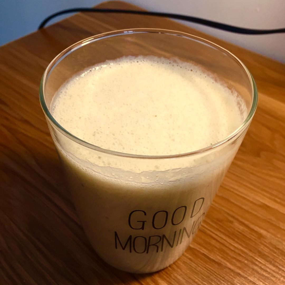 薇薇烜做的香蕉燕麦奶昔