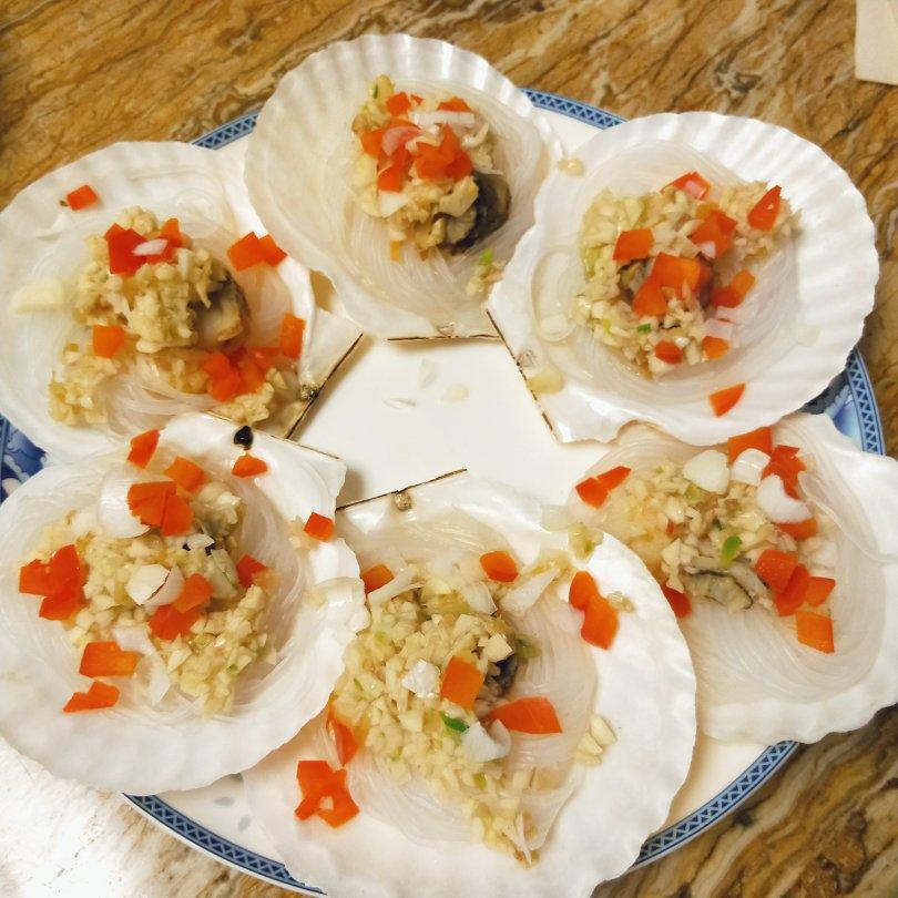 蒜蓉粉丝蒸扇贝