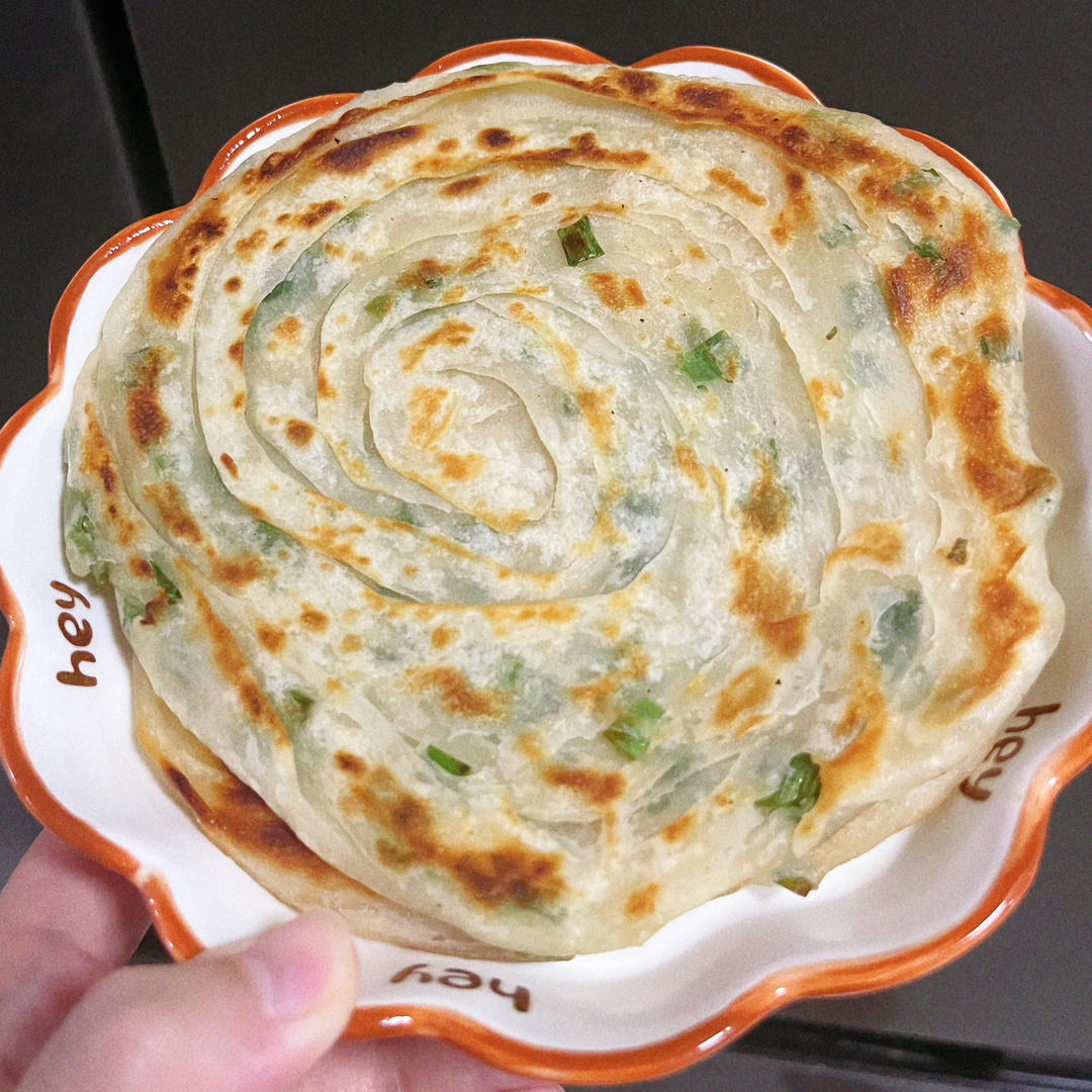 家常葱油饼 柔软多层 凉了也不硬 附细节视频详解