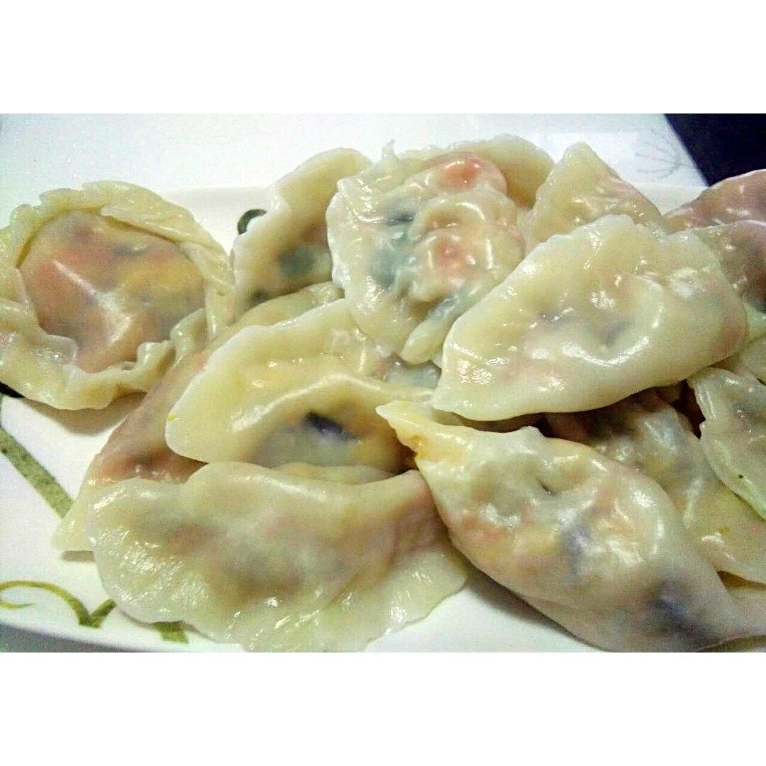 胡萝卜鸡蛋香菇木耳素馅饺子