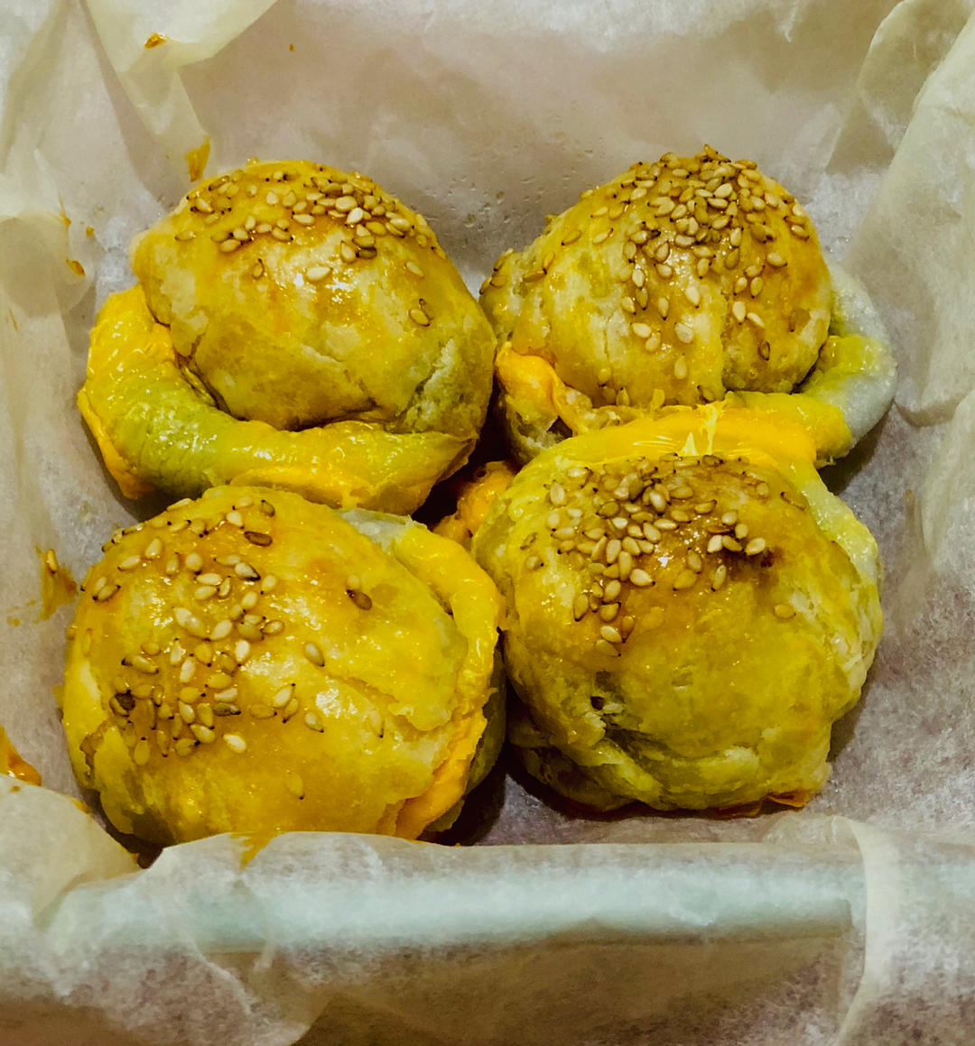 酥皮黑芝麻汤圆