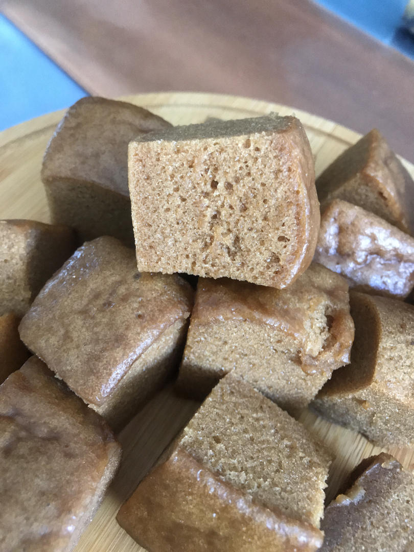 马拉糕，软糯弹韧，香甜细腻，和一般发糕不一样