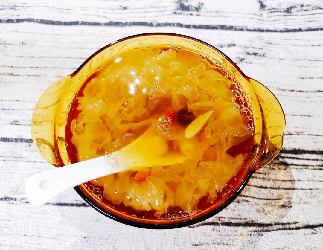 银耳莲子羹～出胶有妙招