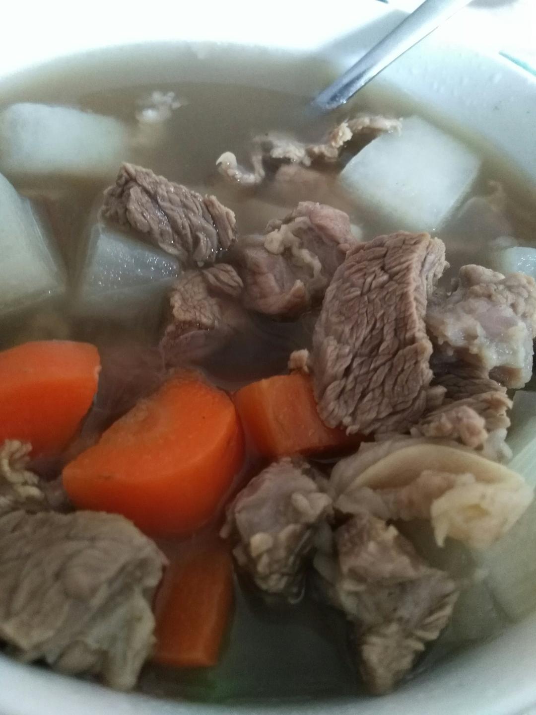 萝卜炖牛肉的做法