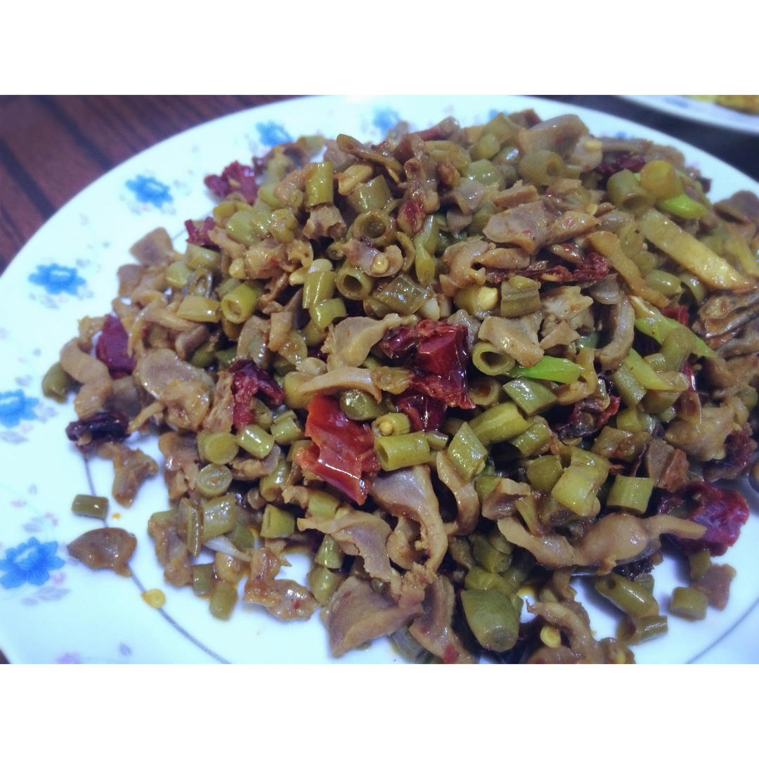 酸豆角炒鸡胗