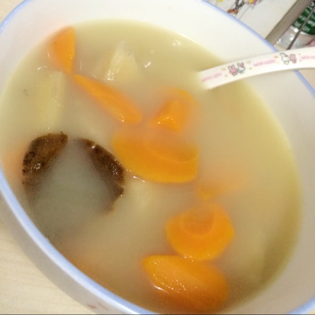 胡萝卜粉葛鲫鱼汤